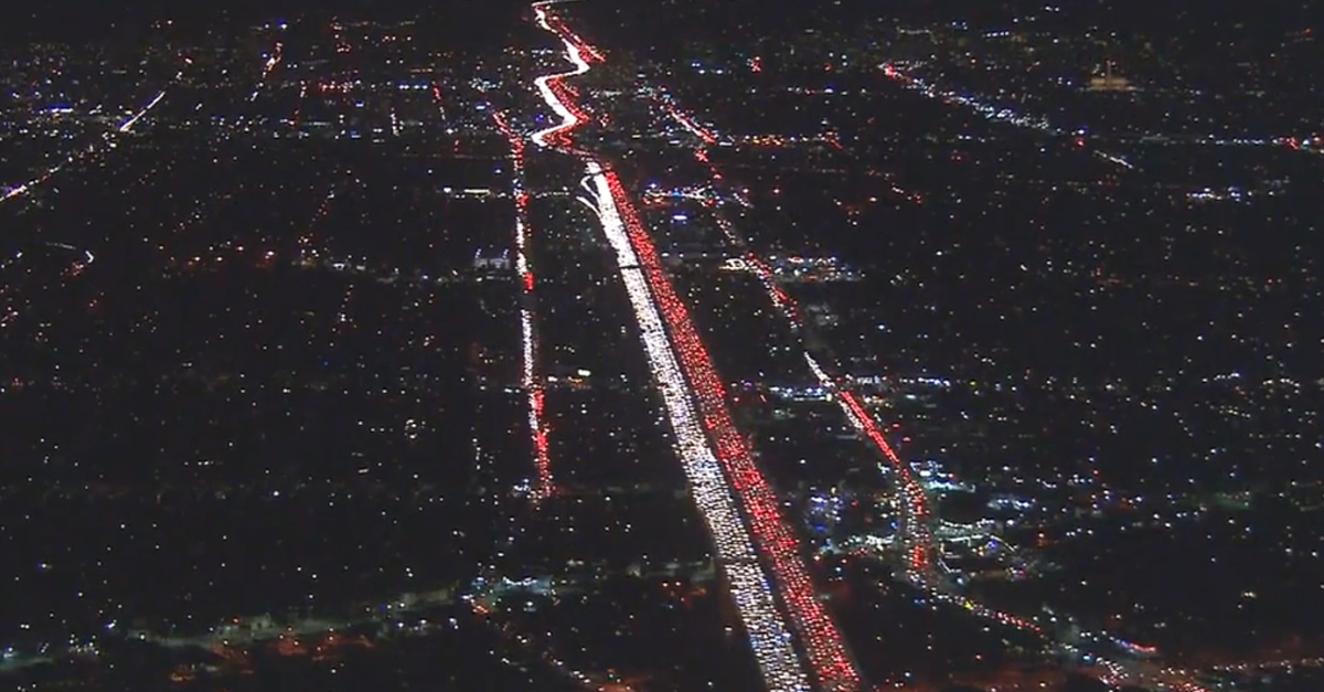 [VIDEO] Los Angeles Gridlock On 405 Freeway Makes For City-Wide Light ...