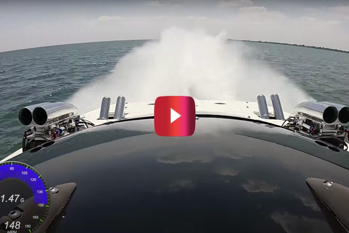 Twin-Engine Powerboat Goes Over 150 MPH - alt_driver