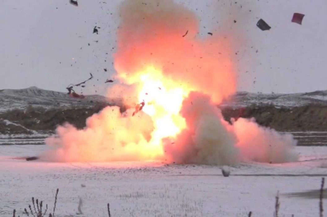 '94 Chrysler LeBaron tannerite explosion