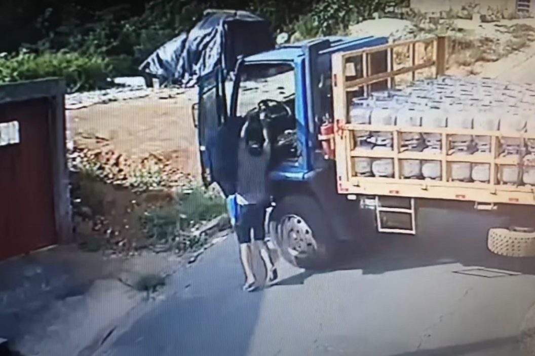 gas truck rolls away without driver