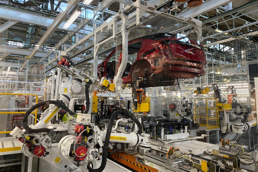 nissan robotic arms